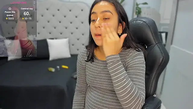 lucelly 15 online show from February 3, 11:48 am