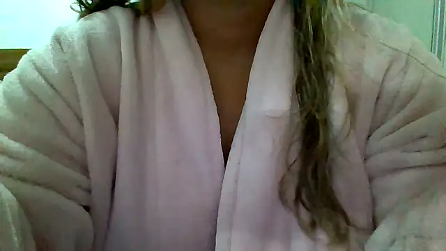 Snapshot of carioquinha_brasil chatting on September 27, 9:00 pm carioquinha brasil online show from September 27, 9:00 pm