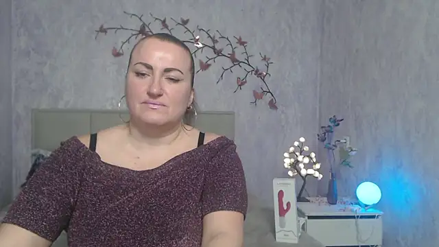 DianaMGG online show from March 10, 6:17 am