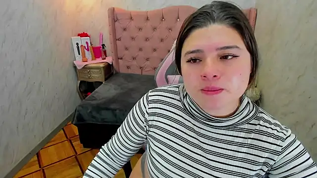 Lianngrace online show from March 18, 2:00 pm