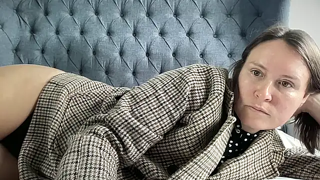 eatmypie69 online show from September 15, 9:17 am