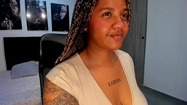 Snapshot of ZahraRose chatting on September 9, 8:41 pm ZahraRose online show from September 9, 8:41 pm