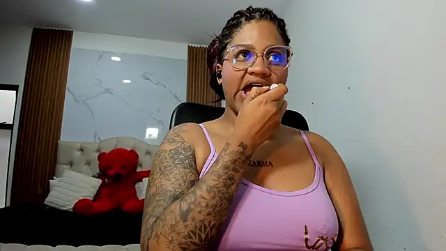 ZahraRose online show from February 26, 8:19 pm