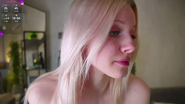 EdlaHewell online show from March 8, 2:04 am