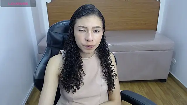 danatella a online show from December 15, 1:16 pm