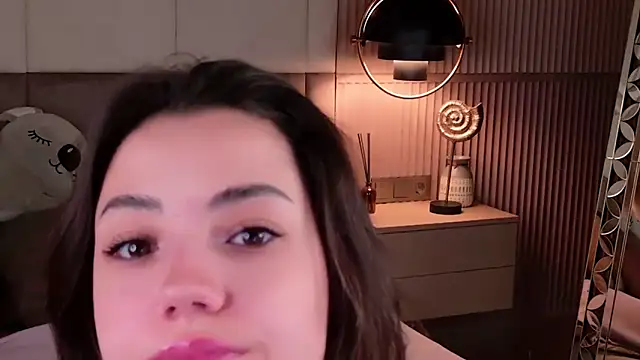 Alice Deleon online show from September 14, 9:34 pm