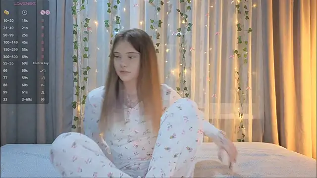 CarolinePepper online show from February 12, 2:19 pm