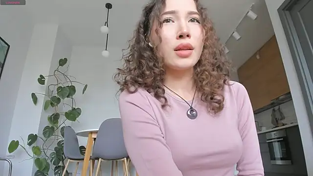 Snapshot of mey_baee chatting on October 5, 10:20 am mey baee online show from October 5, 10:20 am
