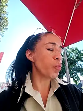 Coeur de luxure online show from December 17, 1:48 pm