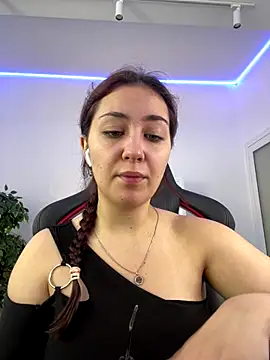 Snapshot of AshleySkott_ chatting on September 19, 8:13 am AshleySkott online show from September 19, 8:13 am