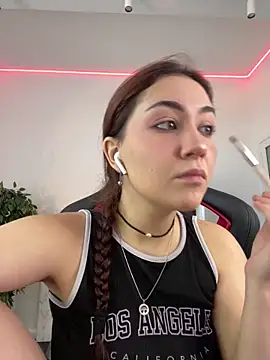 Snapshot of AshleySkott_ chatting on October 7, 8:30 am AshleySkott online show from October 7, 8:30 am