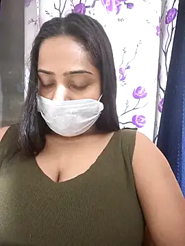 COZY ROZI online show from November 17, 3:13 pm