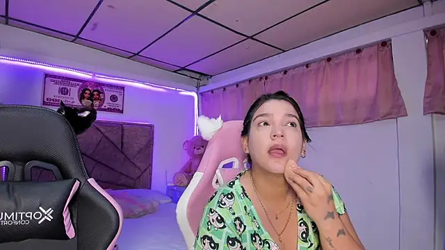 Cristal Smith20 online show from April 7, 12:07 pm