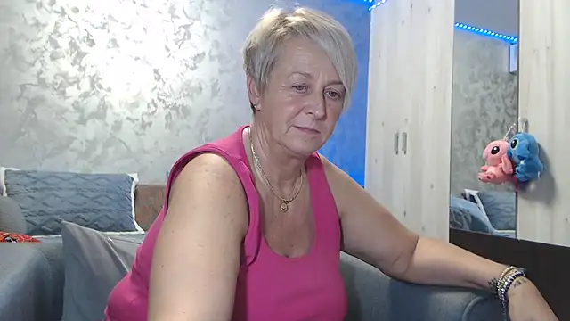 RosesandLillies online show from November 30, 7:29 pm