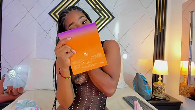 EmilyDiaaz online show from November 4, 12:21 pm