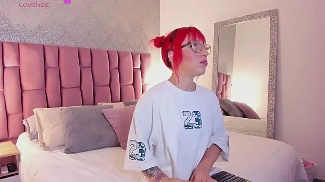 AbellaFox  online show from March 19, 8:24 pm