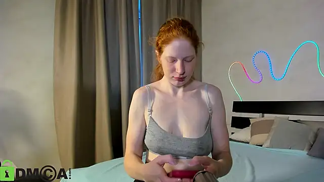 Sandra Wi1son online show from October 7, 1:43 am