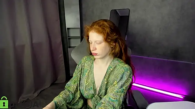 Sandra Wi1son online show from October 15, 1:52 am