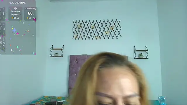 Snapshot of Rousemilf4u chatting on September 24, 8:35 am Rousemilf4u online show from September 24, 8:35 am