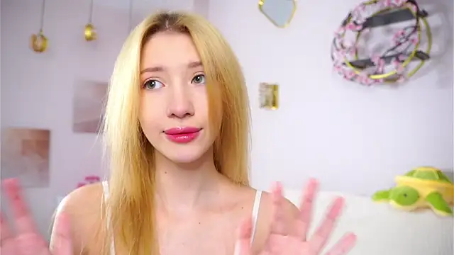 SunnivaCovil online show from February 17, 2:38 pm