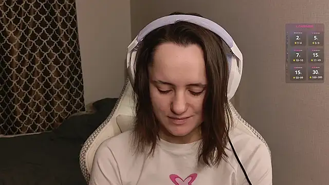 Luna Loveee online show from November 22, 4:15 am