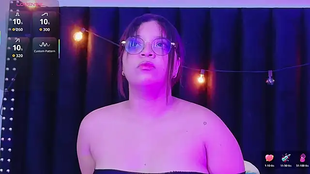 innocenthazel online show from November 2, 12:19 pm