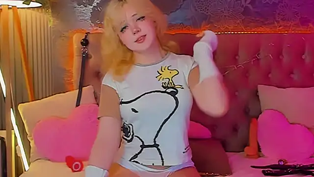 EmilyAngells online show from April 21, 5:47 am