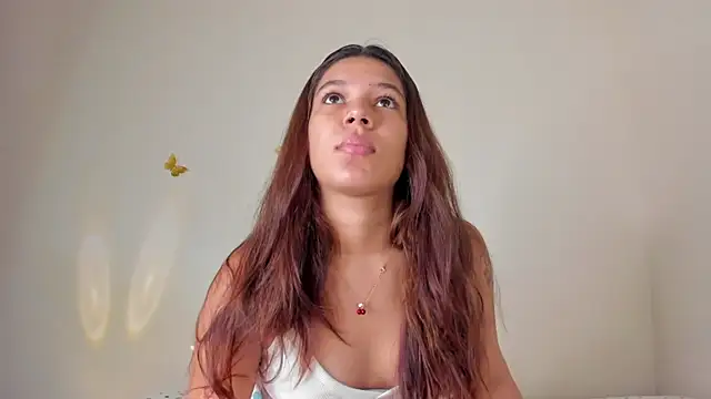 Snapshot of violett_24_ chatting on October 20, 11:19 pm violett 24 online show from October 20, 11:19 pm