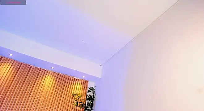 Ivaannaa  online show from April 13, 11:11 am