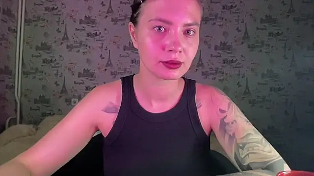 Just Scarlet  online show from September 9, 1:33 pm