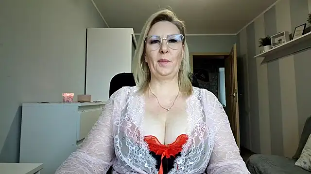 DianaLive online show from March 16, 7:45 am