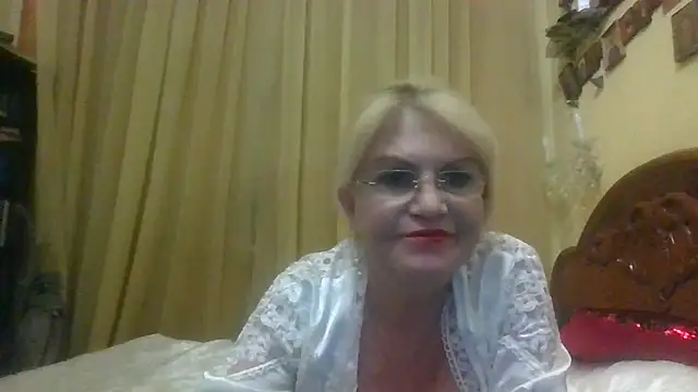 Snapshot of Heidi-Helga chatting on November 1, 7:29 pm Heidi-Helga online show from November 1, 7:29 pm