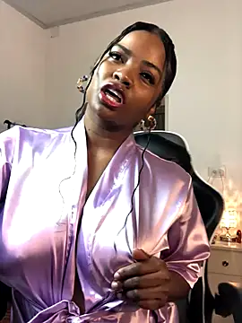 Snapshot of ValerieBlakee chatting on September 24, 12:37 pm ValerieBlakee online show from September 24, 12:37 pm