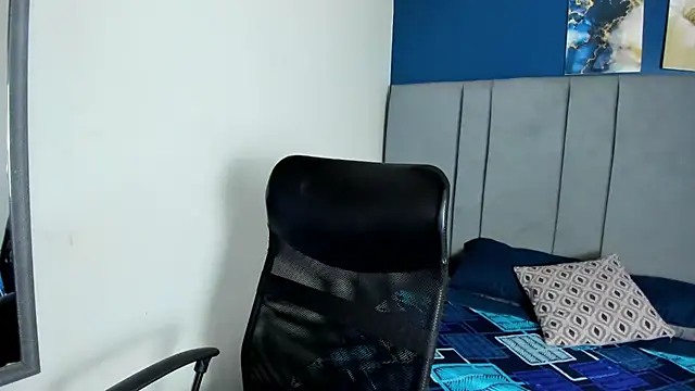 laura hotties online show from February 9, 12:51 pm