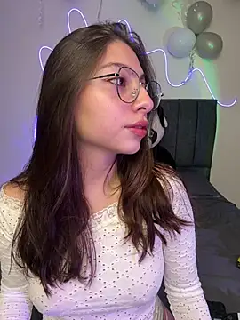 Dirty-Bunnyyy online show from June 2, 3:18 am