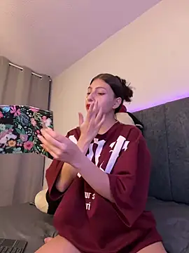 Dirty-Bunnyyy online show from October 8, 6:18 am