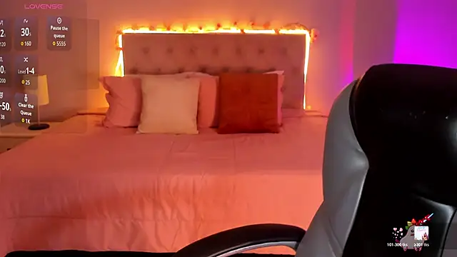 Emily Warren  online show from March 11, 8:11 pm