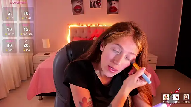 Emily Warren  online show from January 31, 8:07 pm