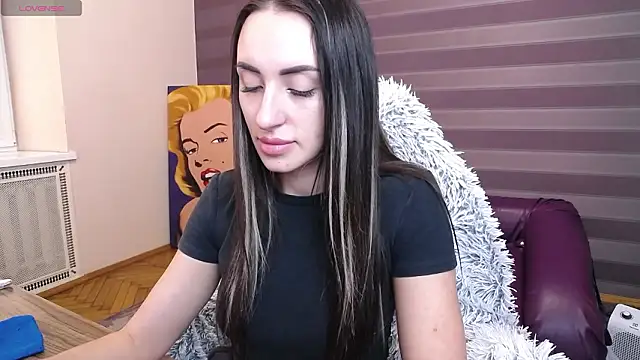 JenniferStone online show from March 1, 8:14 am