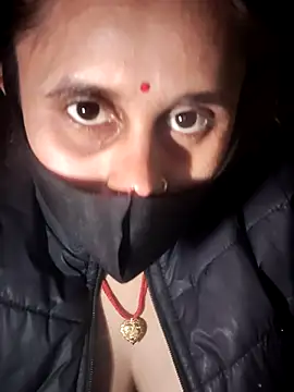 Divya Chandok online show from December 3, 9:11 am