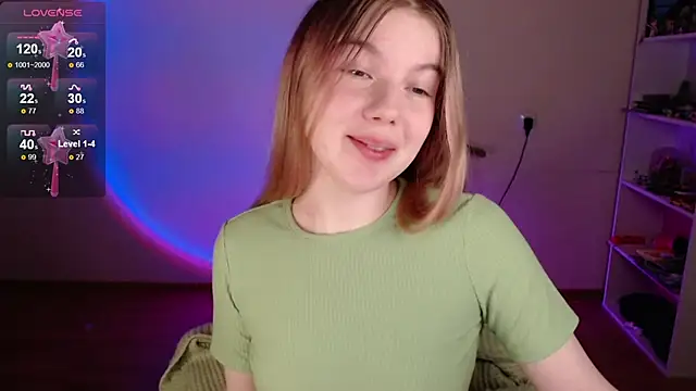 Strawberry juli online show from April 11, 5:57 am