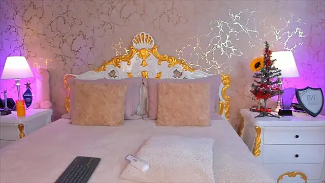 ScarlettWallace online show from December 5, 8:54 pm