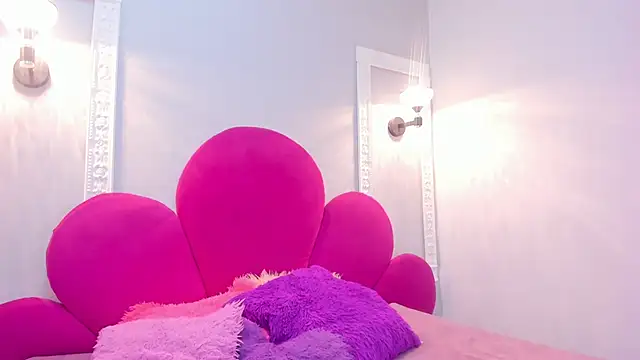 Snapshot of Bonniie_22 chatting on October 20, 1:25 pm Bonniie 22 online show from October 20, 1:25 pm
