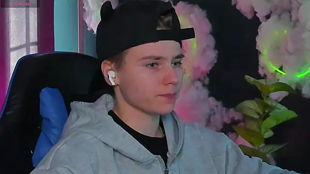 Jean Wilsons online show from March 20, 11:15 am