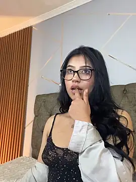 i sabella 25 online show from April 22, 6:43 am