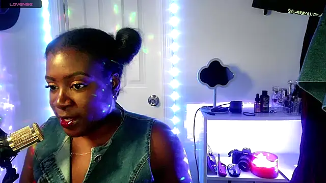 lovelyenigma365 online show from January 15, 5:13 am