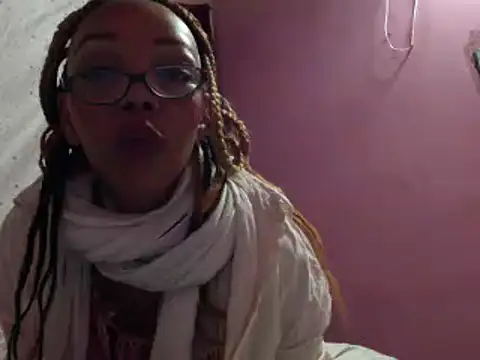 Ladyzee25 online show from February 3, 4:32 am