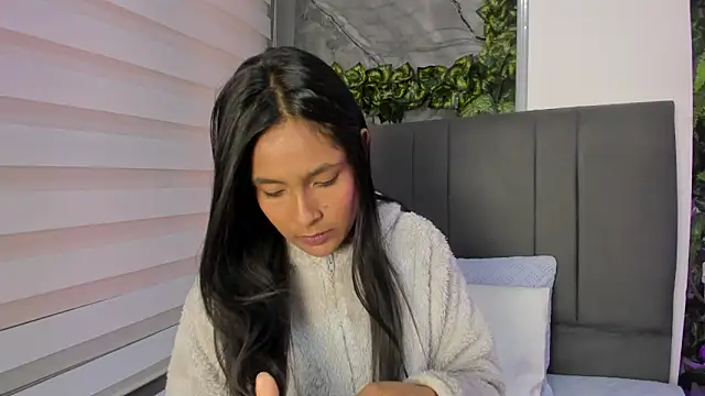 Fernanda liie  online show from December 16, 12:33 pm