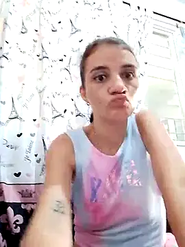 Snapshot of ArianaaGrace chatting on September 29, 9:20 pm ArianaaGrace online show from September 29, 9:20 pm