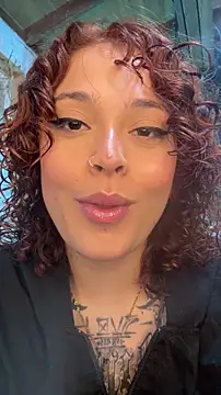 LiraSonnett online show from December 16, 10:04 pm